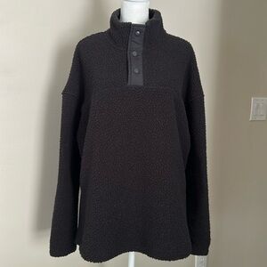Old Navy Women’s Fleece Tunic Pullover. Great features. Great condition. Size M